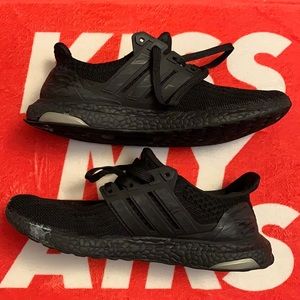 Adidas Ultra Boost Triple Black sz 11